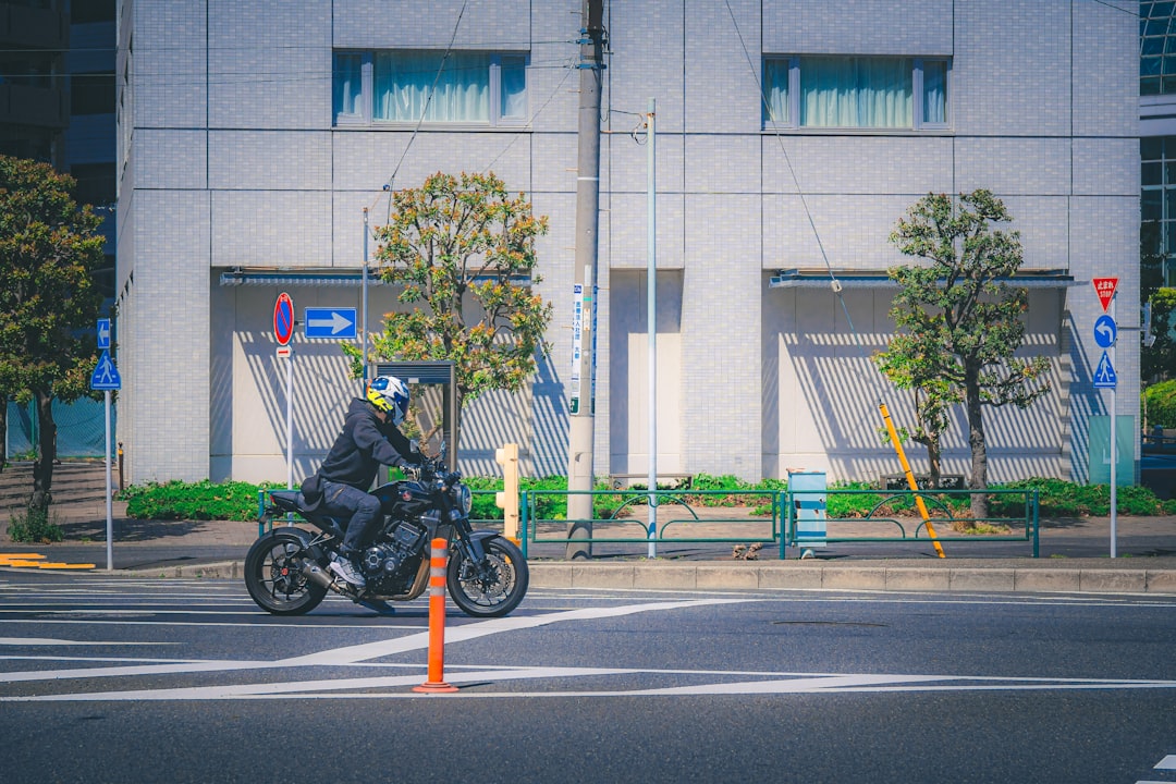 Photo by Se. Tsuchiya on Unsplash